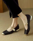 Naila Pumps